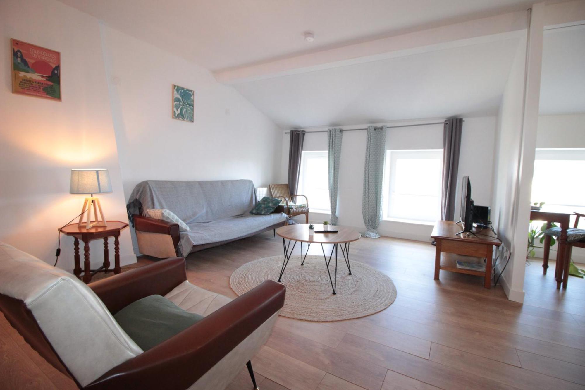 Logement Neuf "Meuse" - Hyper Centre - Parking Proche - Proche Gare - 4 Chambres - Terrasse Couverte - Wifi ! Gere Par Prestazen'Services Verdun-sur-Meuse Exteriör bild