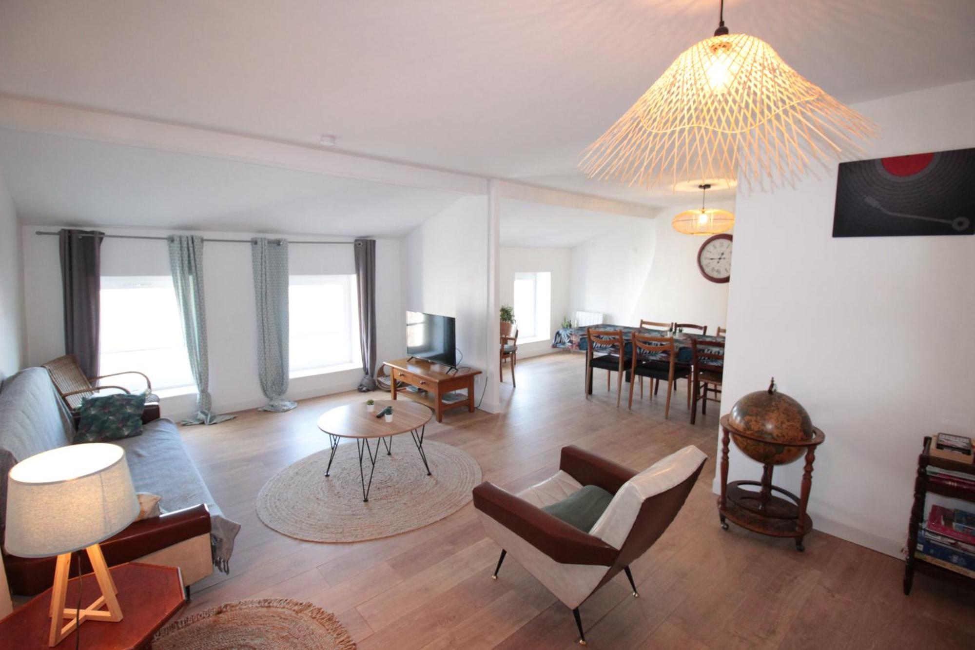 Logement Neuf "Meuse" - Hyper Centre - Parking Proche - Proche Gare - 4 Chambres - Terrasse Couverte - Wifi ! Gere Par Prestazen'Services Verdun-sur-Meuse Exteriör bild