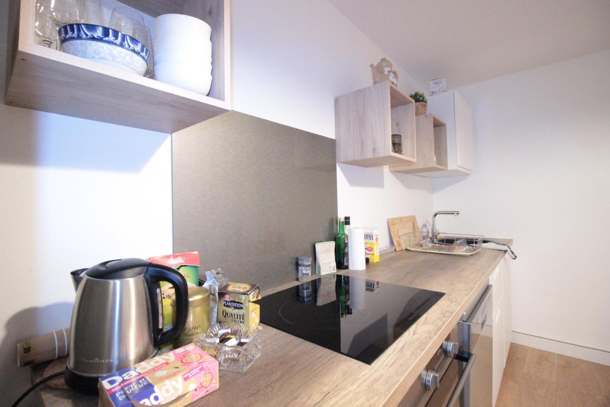 Logement Neuf "Meuse" - Hyper Centre - Parking Proche - Proche Gare - 4 Chambres - Terrasse Couverte - Wifi ! Gere Par Prestazen'Services Verdun-sur-Meuse Exteriör bild