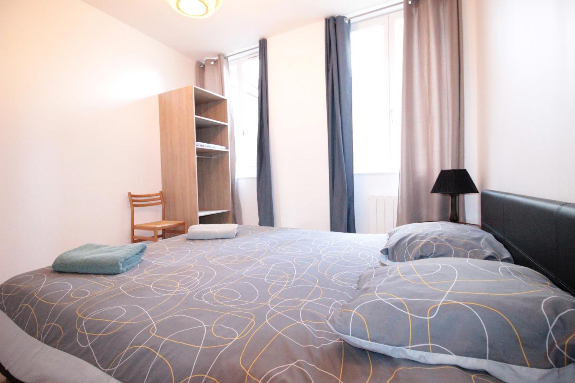 Logement Neuf "Meuse" - Hyper Centre - Parking Proche - Proche Gare - 4 Chambres - Terrasse Couverte - Wifi ! Gere Par Prestazen'Services Verdun-sur-Meuse Exteriör bild
